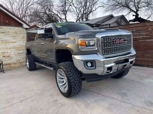 Used 2018 GMC Sierra 2500 Denali w/ Duramax Plus Package image 3