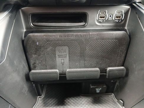 Used 2023 RAM 1500 Laramie AWD/4WD image 6