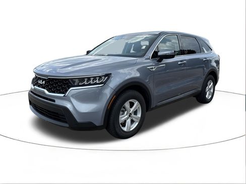 Used 2023 Kia Sorento LX FWD image 7