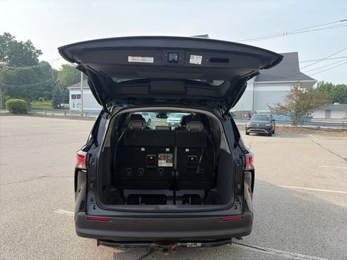Used 2021 Toyota Sienna XLE w/ XLE Plus Package AWD/4WD image 9