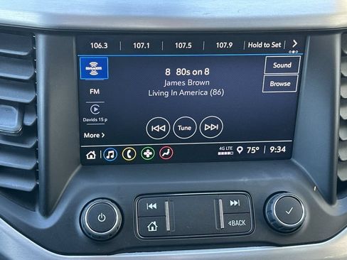 Used 2022 GMC Acadia SLE FWD image 19