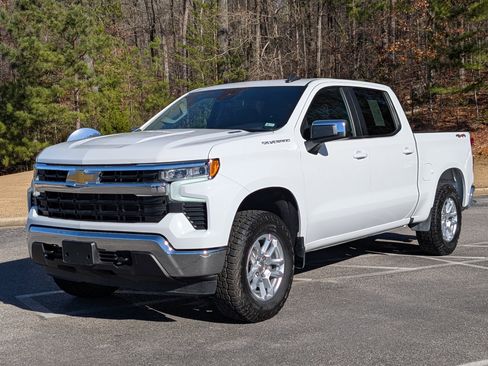 Used 2025 Chevrolet Silverado 1500 LT image 5