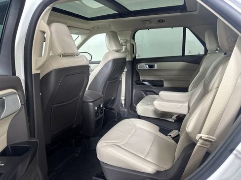 Certified 2020 Ford Explorer Platinum w/ Premium Technology Package AWD/4WD image 12