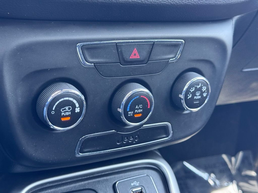 Used 2018 Jeep Compass Sport AWD/4WD image 13