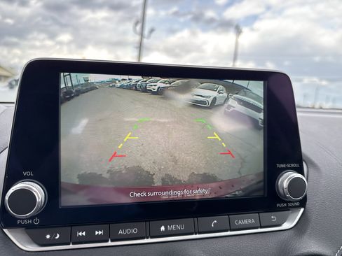 Used 2023 Nissan Sentra SV w/ Trunk Package image 22