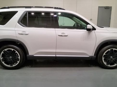 New 2026 Honda Pilot Touring image 9