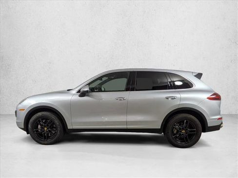 Used 2017 Porsche Cayenne S AWD/4WD image 2