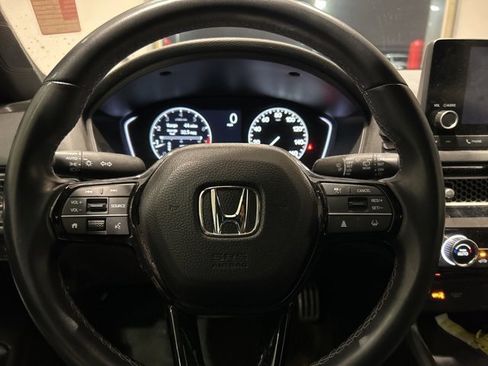 Used 2023 Honda Civic Sport image 11