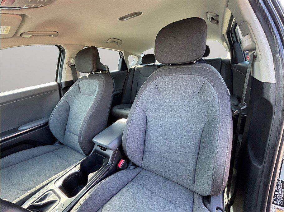 Used 2025 Kia K4 FWD image 17