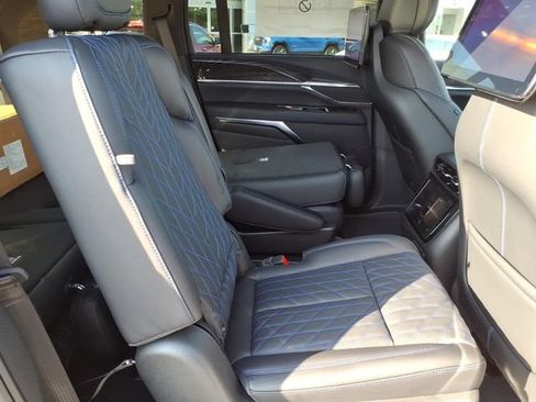New 2026 Cadillac Escalade IQ Sport 1 w/ LPO, ONYX Package AWD/4WD image 21