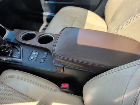 Used 2015 Toyota Avalon Limited w/ Technology Package FWD image 18