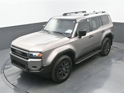 Used 2025 Toyota Land Cruiser w/ Premium Package image 33
