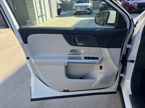 Used 2025 Mercedes-Benz GLA 250 4MATIC image 10