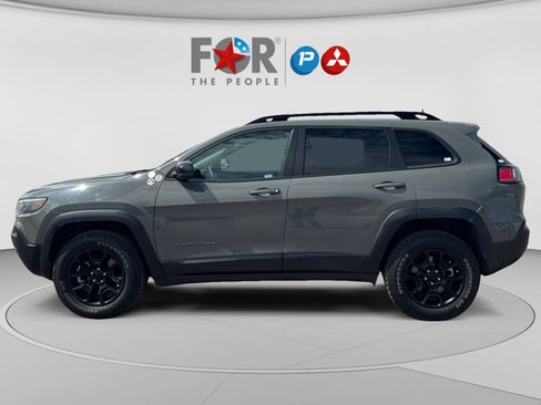 Used 2022 Jeep Cherokee Trailhawk w/ Technology Group B AWD/4WD image 2