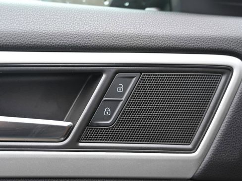 Used 2021 Volkswagen Atlas SE w/ Towing Package image 22