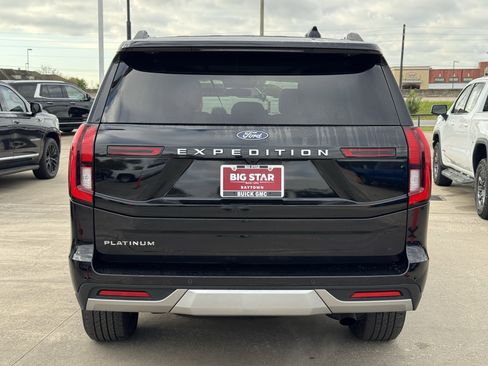 Used 2025 Ford Expedition Platinum image 9