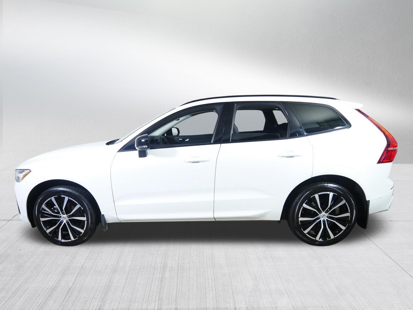Used 2023 Volvo XC60 B5 Plus w/ Climate Package AWD/4WD image 4
