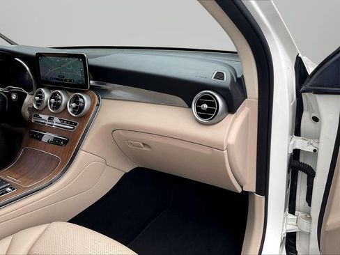 Used 2022 Mercedes-Benz GLC 300 4MATIC w/ Multimedia Package Lite image 25