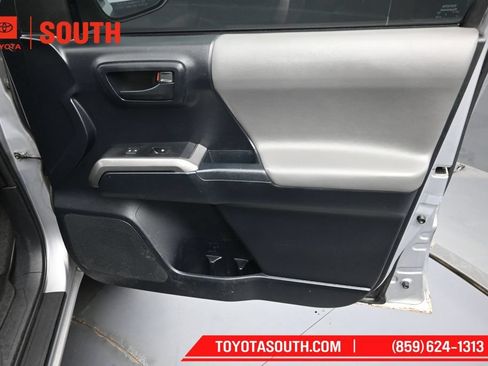 Used 2016 Toyota Tacoma SR5 AWD/4WD image 29
