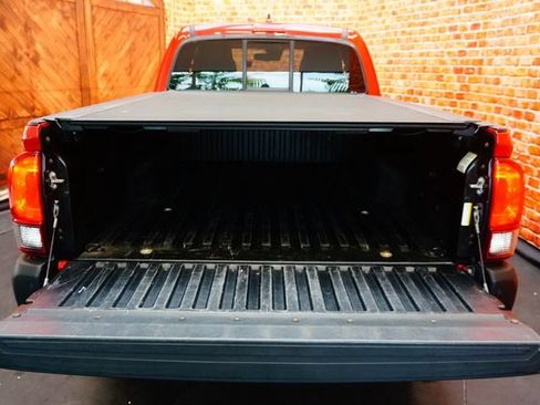 Used 2019 Toyota Tacoma SR5 AWD/4WD image 37