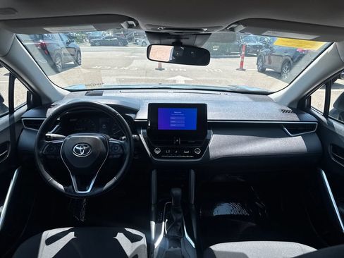 Used 2024 Toyota Corolla Cross LE w/ Moonroof Package AWD/4WD image 11