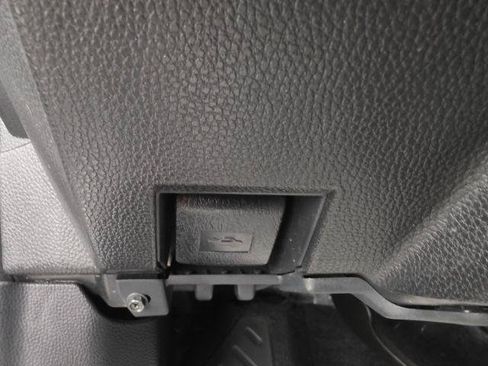 Used 2025 Toyota Tacoma SR RWD image 16
