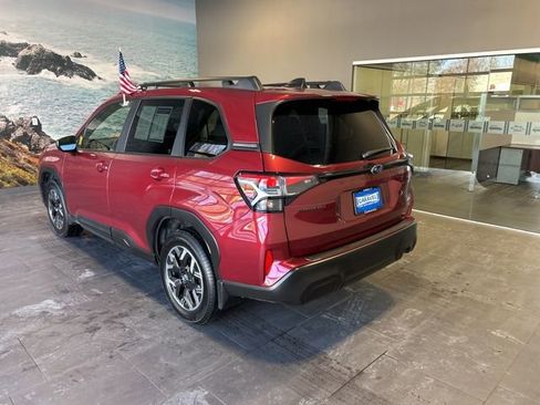 Used 2025 Subaru Forester Premium AWD/4WD image 37
