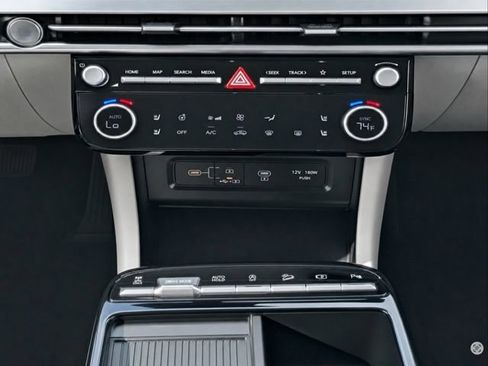Used 2025 Hyundai Tucson Limited AWD/4WD image 14
