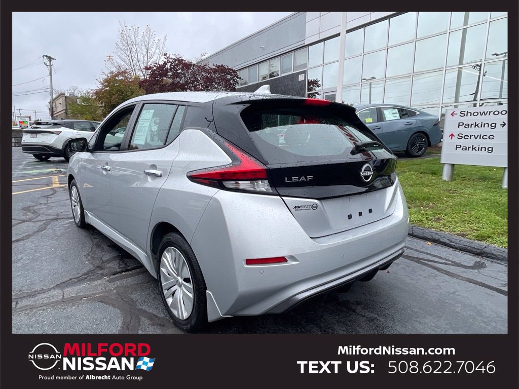 Certified 2023 Nissan Leaf S FWD image 3