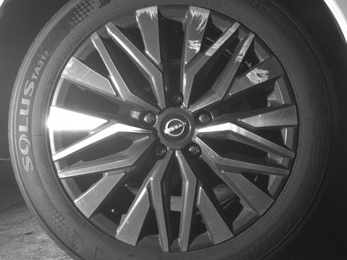 Used 2025 Nissan Altima 2.5 SV image 15