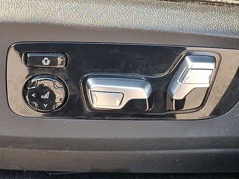 Used 2022 BMW X5 M50i w/ Executive Package image 26