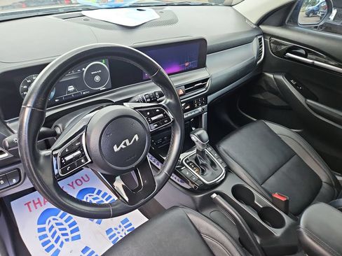Used 2024 Kia Seltos EX AWD/4WD image 12