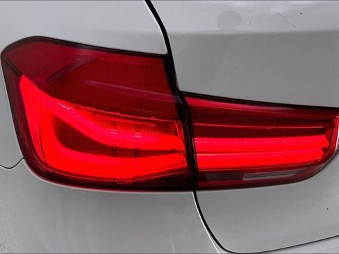 Used 2018 BMW 320i Sedan image 38