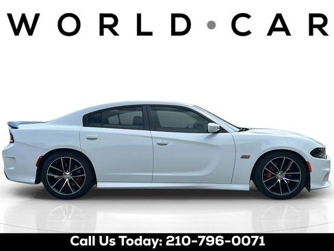 Used 2016 Dodge Charger R/T Scat Pack w/ Technology Group RWD image 2