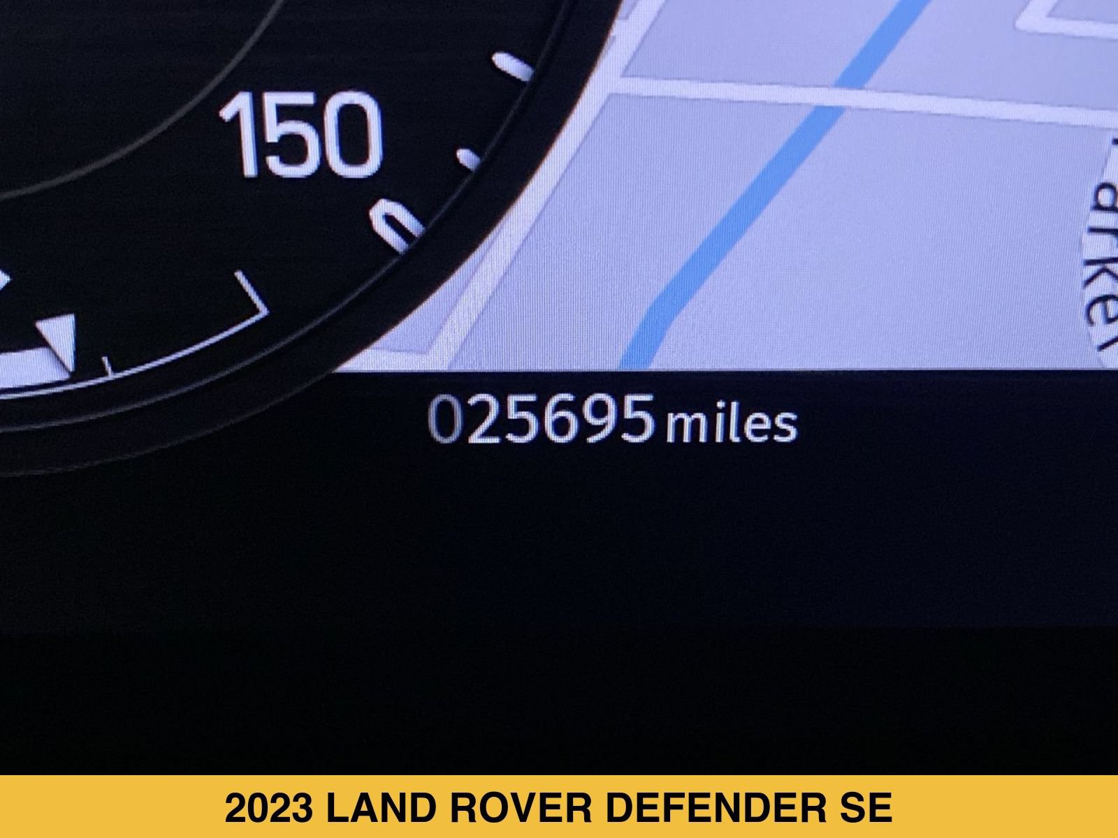 Used 2023 Land Rover Defender 130 SE AWD/4WD image 4