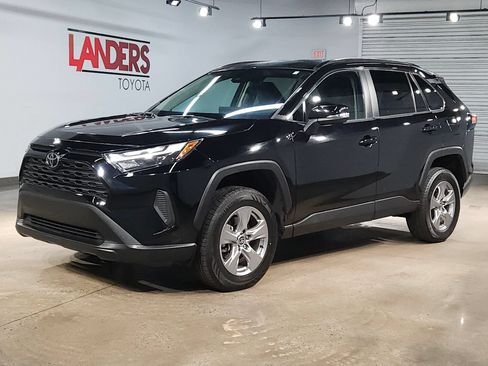 Used 2024 Toyota RAV4 XLE FWD image 3