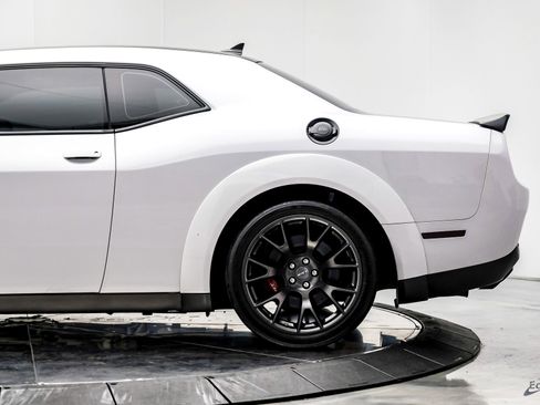 Used 2021 Dodge Challenger SRT Hellcat Redeye image 9