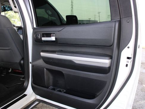 Used 2016 Toyota Tundra SR5 w/ SR5 Upgrade Package AWD/4WD image 15