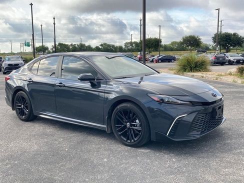 Certified 2025 Toyota Camry SE w/ Convenience Package FWD image 2