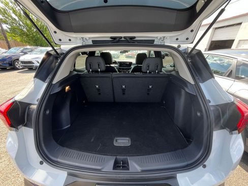 Used 2025 Buick Encore GX Preferred FWD image 29