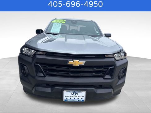 Used 2024 Chevrolet Colorado W/T w/ WT Convenience Package II RWD image 2