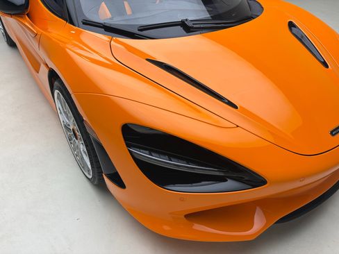 Used 2025 McLaren 750S Spider RWD image 7
