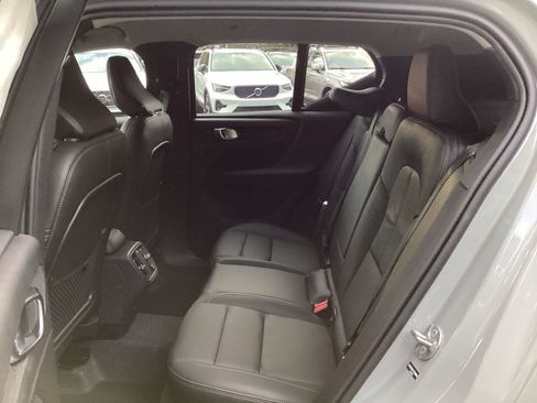 Certified 2026 Volvo XC40 B4 Core FWD image 33