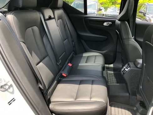 Used 2025 Volvo XC40 B5 Plus w/ Protection Package Premier AWD/4WD image 27