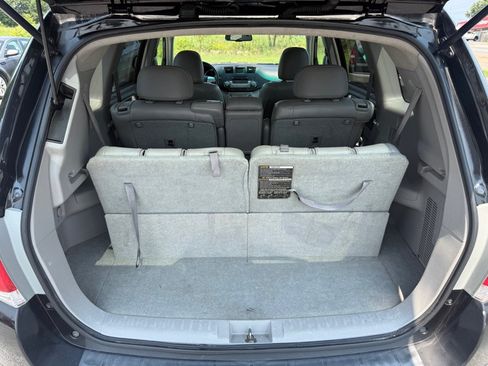 Used 2011 Toyota Highlander SE w/ Tow Pkg AWD/4WD image 14