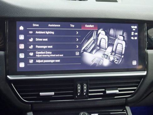 Used 2023 Porsche Cayenne image 24