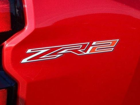 Used 2024 Chevrolet Colorado ZR2 w/ ZR2 Convenience Package III image 9