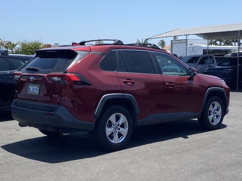 Used 2019 Toyota RAV4 XLE w/ Convenience Package FWD image 3