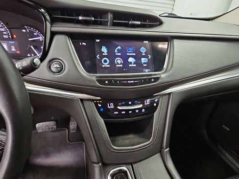 Used 2018 Cadillac XT5 Premium Luxury AWD/4WD image 13