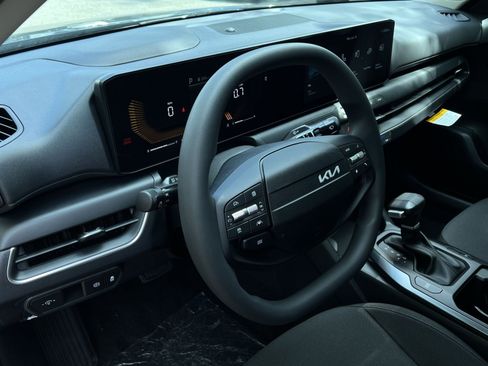 New 2026 Kia K4 FWD image 21